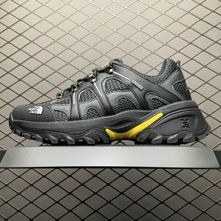 ノースフェイス スニーカー