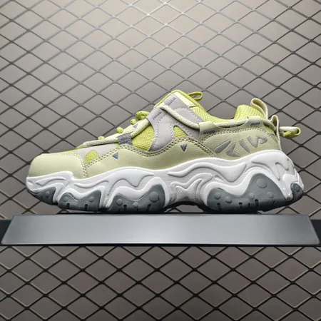 フィラ スニーカー