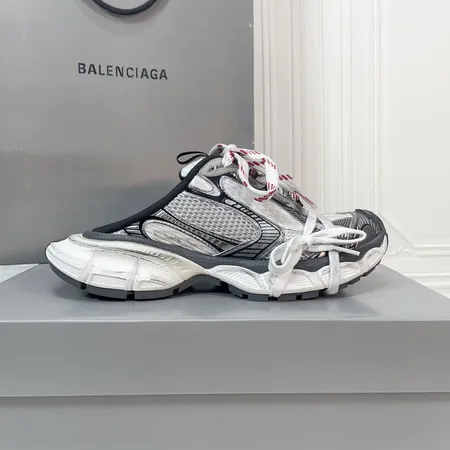 バレンシアガ スリッパ