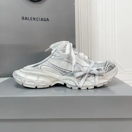 バレンシアガ スリッパ