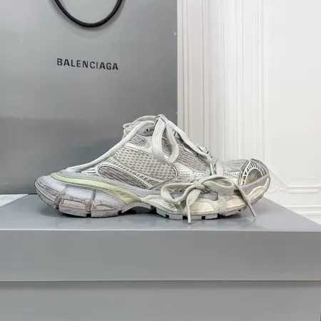 バレンシアガ スリッパ