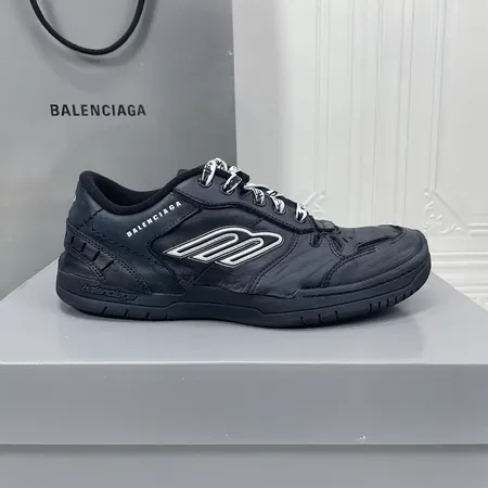 バレンシアガ カジュアルシューズ