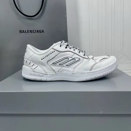 バレンシアガ カジュアルシューズ