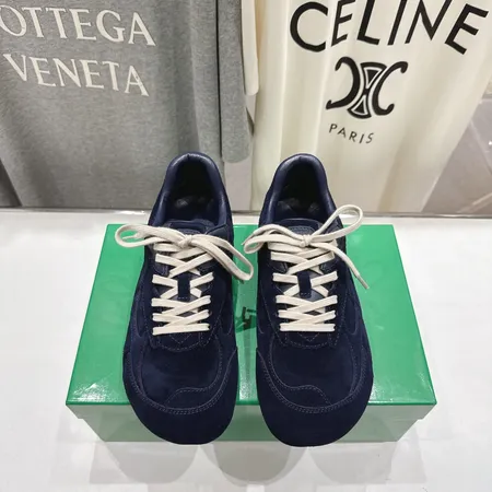ボッテガ ヴェネタ カジュアルシューズ