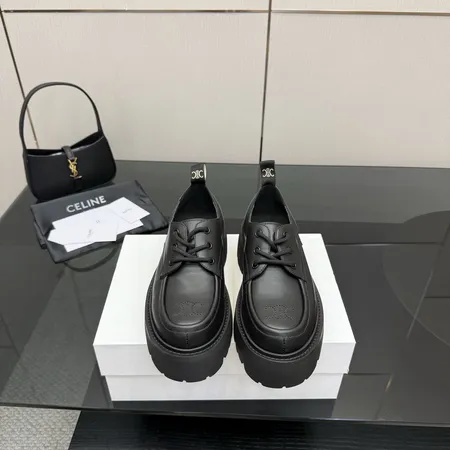 セリーヌ カジュアルシューズ