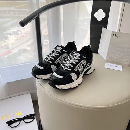 ディオール スニーカー