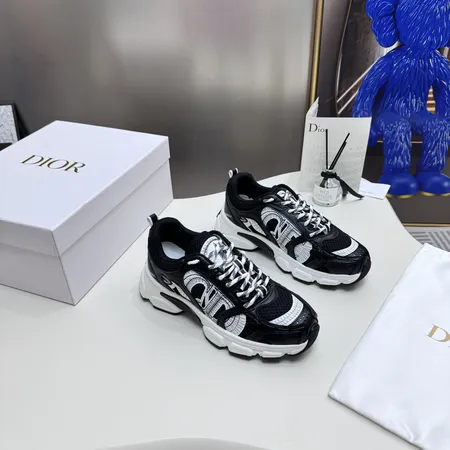 ディオール スニーカー