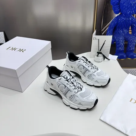 ディオール スニーカー