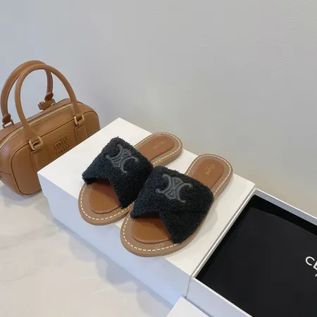 セリーヌ スリッパ