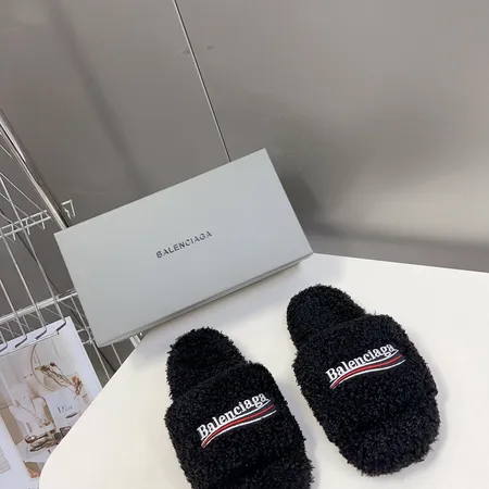 バレンシアガ スリッパ