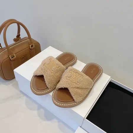 セリーヌ スリッパ