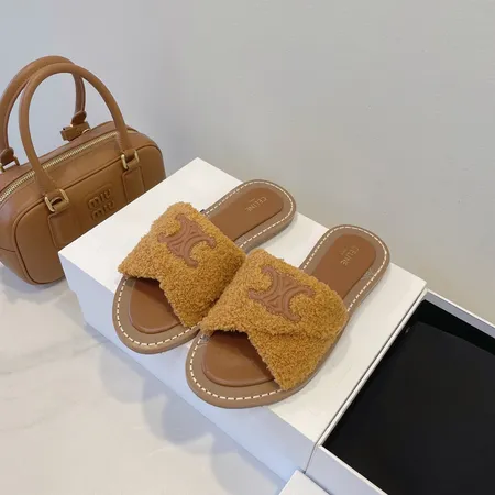 セリーヌ スリッパ