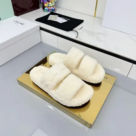 セリーヌ スリッパ