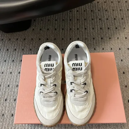 ミュウミュウ スニーカー