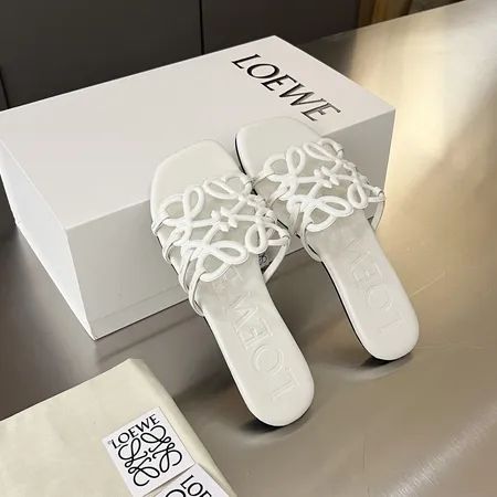 ロエベ スリッパ