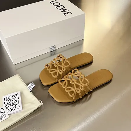 ロエベ スリッパ