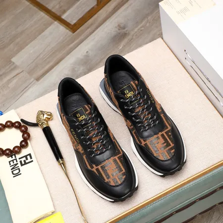 フェンディ スニーカー