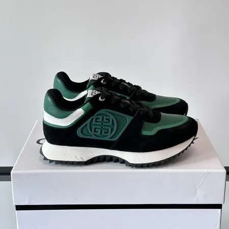 ジバンシィ スニーカー