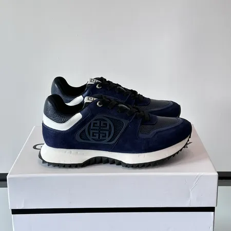 ジバンシィ スニーカー