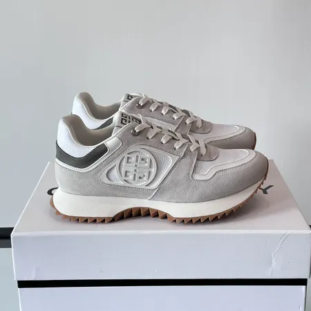 ジバンシィ スニーカー