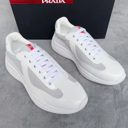 プラダ スニーカー