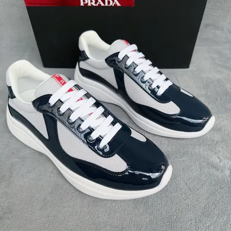 プラダ スニーカー