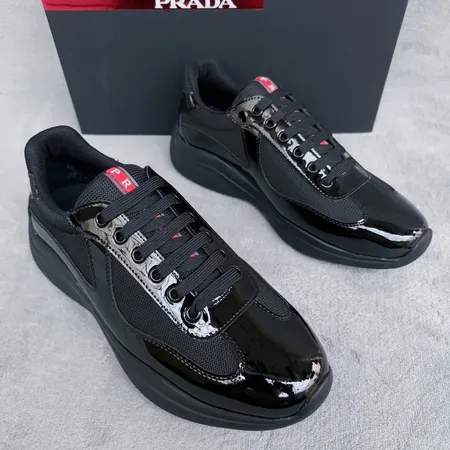 プラダ スニーカー