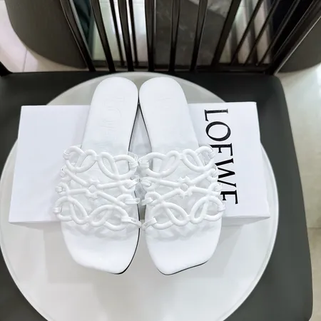 ロエベ スリッパ