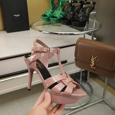 イブサンローラン サンダル