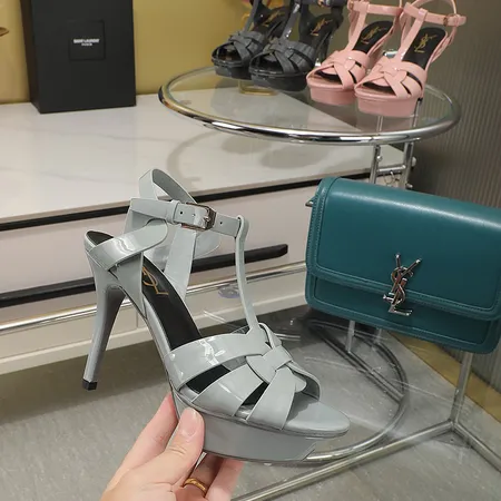 イブサンローラン サンダル