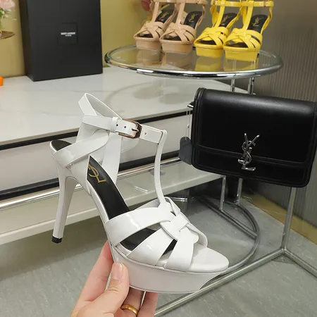 イブサンローラン サンダル