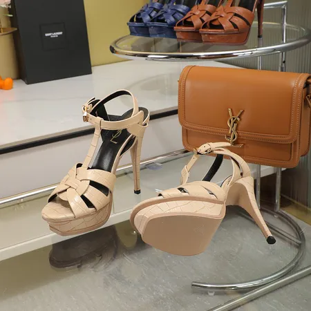 イブサンローラン サンダル