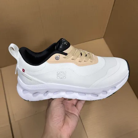 ロエベ スニーカー