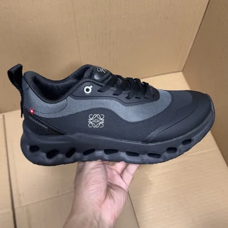 ロエベ スニーカー