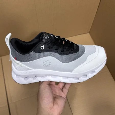 ロエベ スニーカー