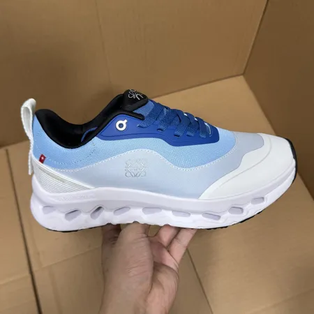 ロエベ スニーカー