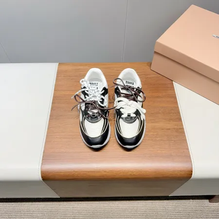 ミュウミュウ スニーカー