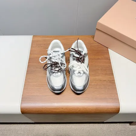 ミュウミュウ スニーカー