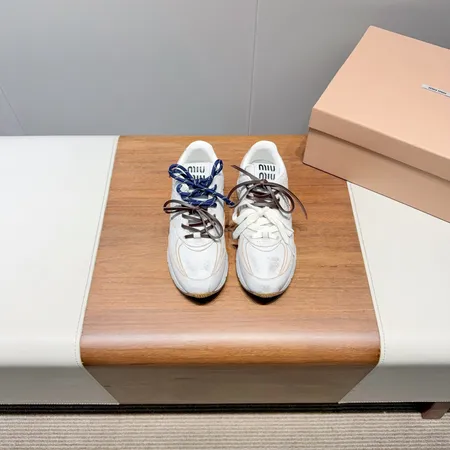 ミュウミュウ スニーカー