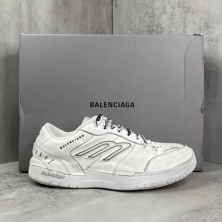 バレンシアガ カジュアルシューズ