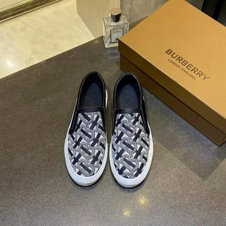 バーバリー ス カジュアルシューズ