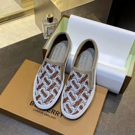 バーバリー ス カジュアルシューズ