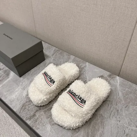 バレンシアガ スリッパ