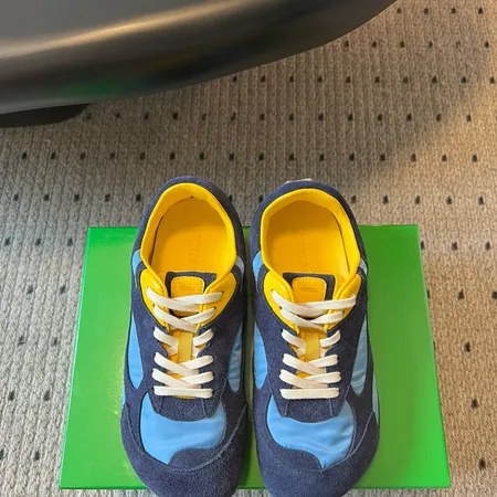 ボッテガ ヴェネタ カジュアルシューズ