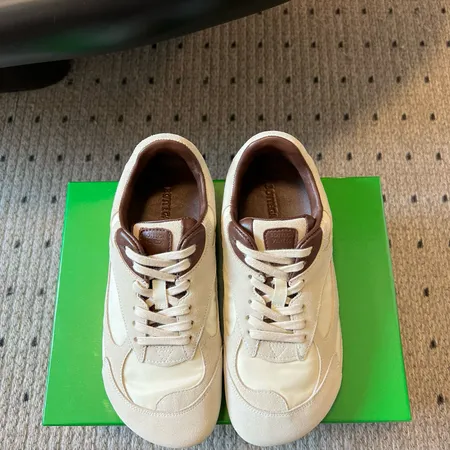 ボッテガ ヴェネタ カジュアルシューズ