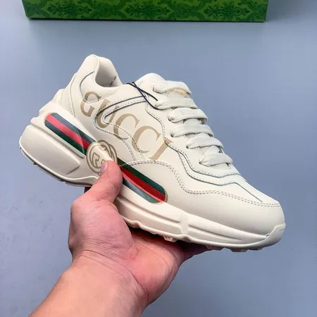 グッチ スニーカー