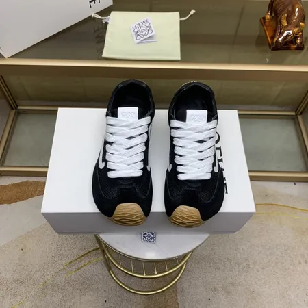 ロエベ スニーカー