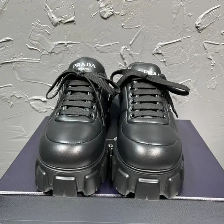 プラダ ビジネスシューズ