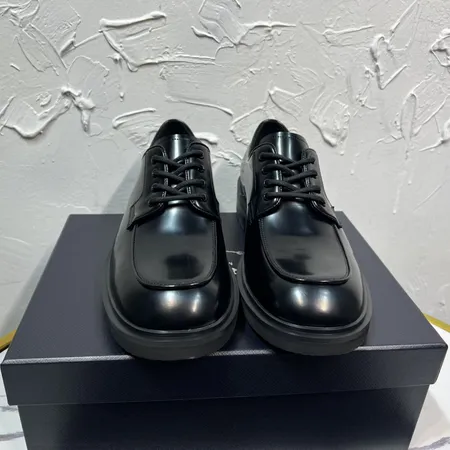 プラダ ビジネスシューズ