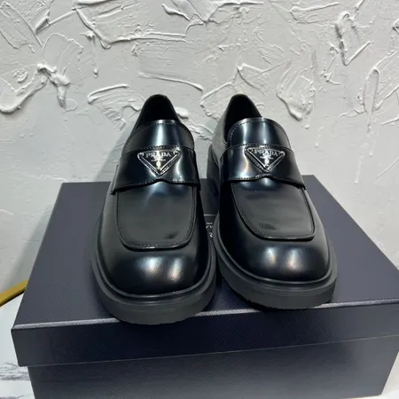 プラダ ビジネスシューズ